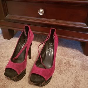 Jessica Simpson magenta platform pump